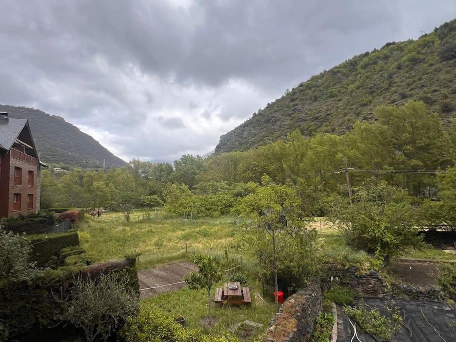 Cal Mestre - L'Amfitriona Rialp Exterior foto